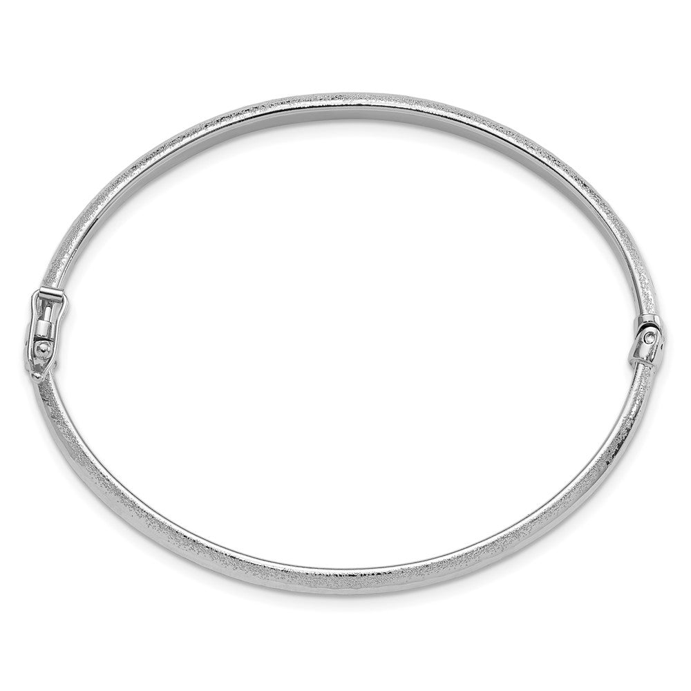 14K White Gold Diamond-cut and Laser-cut 4.10mm Hinged Oval Bangle Bracelet