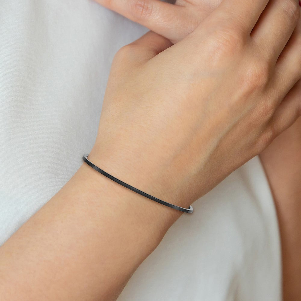 Stainless Steel Chisel Polished Black Ip-Plated 2mm Bangle