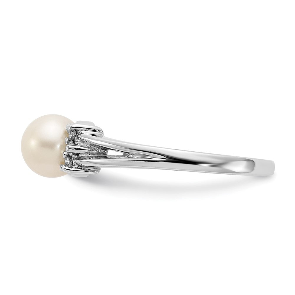 14k White Gold 6mm FW Cultured Pearl AA Diamond ring