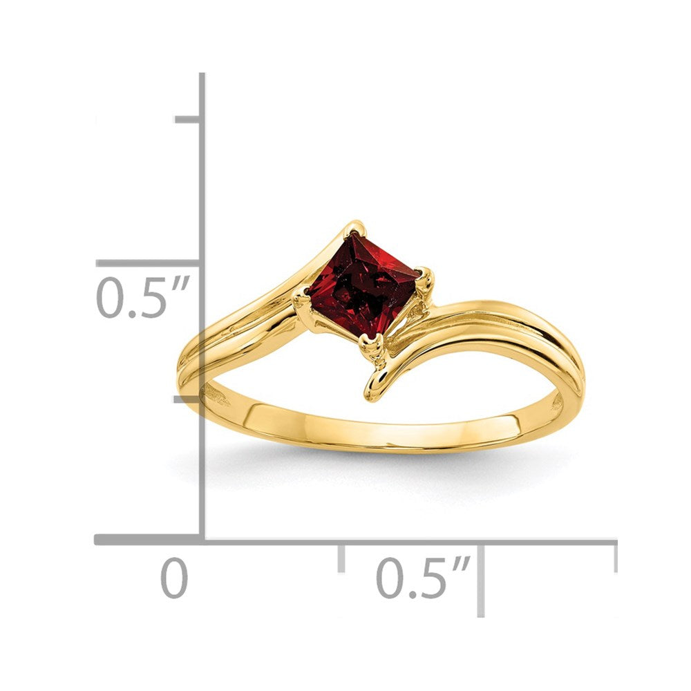 14K Yellow Gold 4mm Princess Cut Garnet ring