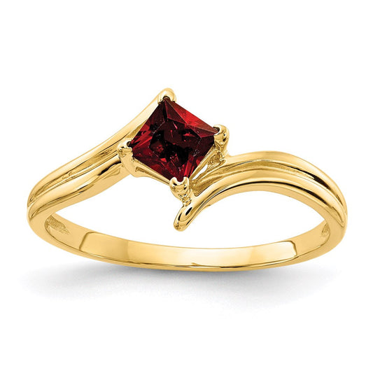 14K Yellow Gold 4mm Princess Cut Garnet ring